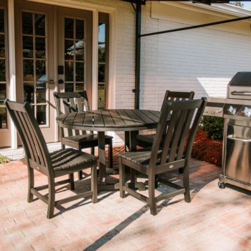 Dine al fresco and fire up the grill in this relaxing outdoor space.