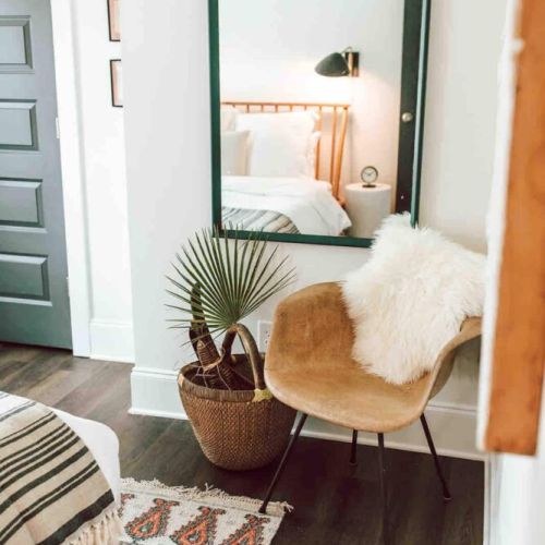 The three spacious bedrooms are beautifully-decorated and offer full-length mirrors, new furnishings, and comfortable purple mattresses so you can sleep soundly during your stay.