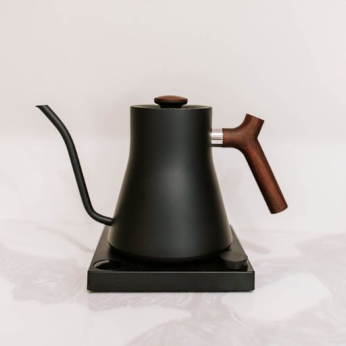 Rise and shine with this sleek kettle—designed for the coffee connoisseur who appreciates both form and function.