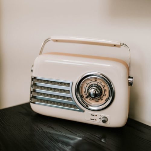 Stylish retro flair that adds warmth and personality to your escape.