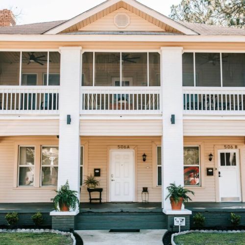 Nestled on the second floor of this charming Southern gem, our apartment is the perfect getaway here in Vidalia.