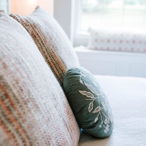 Fluffy pillows that you cannot resist.