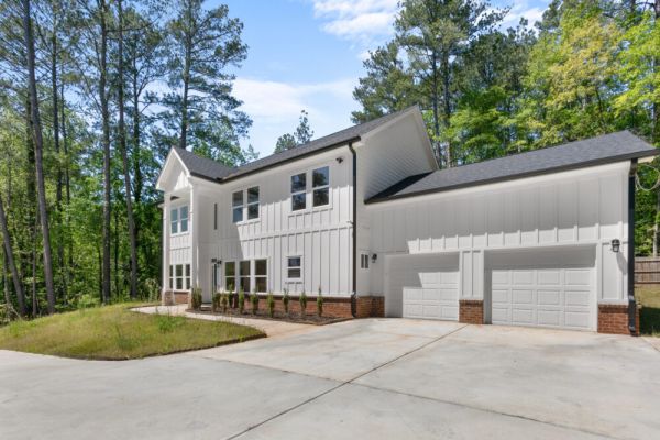 Modern 4BR Haven by MHM Luxury Properties