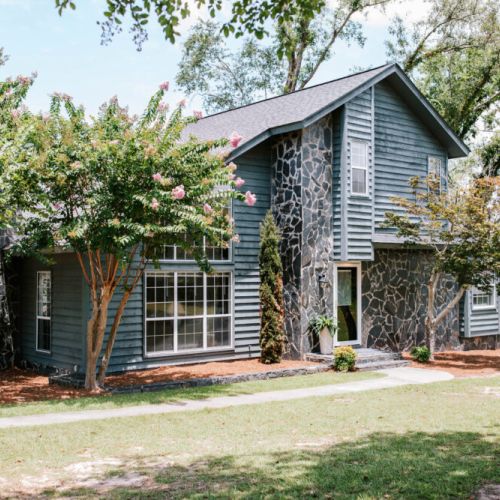 Welcome to your peaceful escape in the heart of Vidalia, GA. Where tall trees, cozy vibes, and fresh air are always in season.