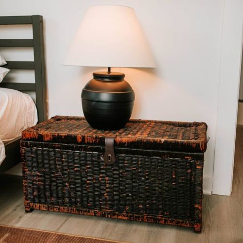 From carefully chosen furnishings to intricate details, immerse yourself in an ambiance that harmonizes aesthetics with comfort.