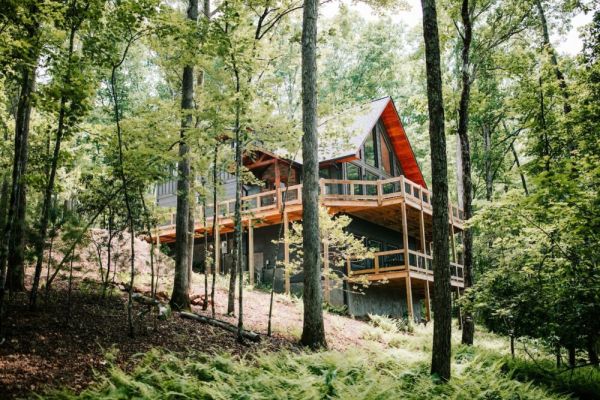 Luxe 4BR Designer Cabin | Hot Tub • Views • Fire